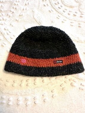 Sherpa Lambs Wool Black Beanie with Rust Accent Stripe